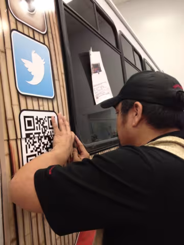 Installing full vinyl wrap